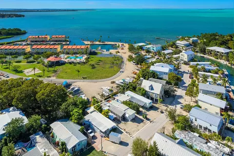 135 Airstream Ln, Tavernier, FL 33070