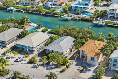 844 E Copa D Oro, Marathon, FL 33050 photo 2