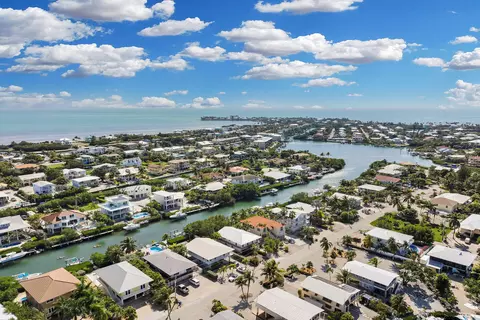 844 E Copa D Oro, Marathon, FL 33050 photo 9