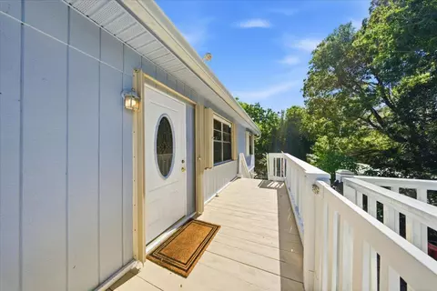 Exterior - 22 Stirrup Key Rd, Marathon, FL 33050 photo 9 of 18