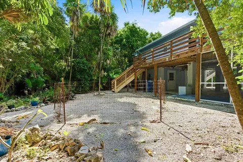 Exterior - 22 Stirrup Key Rd, Marathon, FL 33050 photo 7 of 18