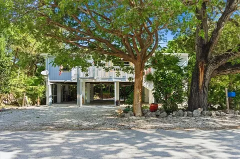 Exterior - 22 Stirrup Key Rd, Marathon, FL 33050 photo 8 of 18