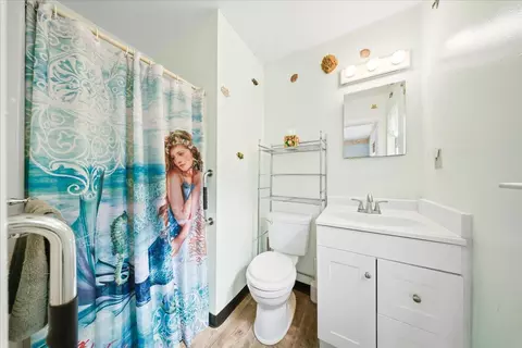Bath - 22 Stirrup Key Rd, Marathon, FL 33050 photo 2 of 2