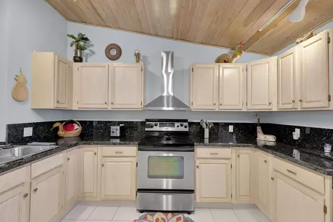 Kitchen - 651 9th St #KEY colony, Key Colony Beach, FL 33051 photo 3 of 4