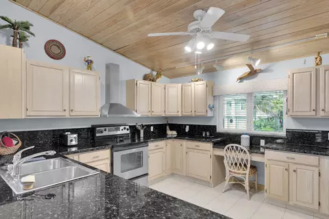Kitchen - 651 9th St #KEY colony, Key Colony Beach, FL 33051 photo 1 of 4