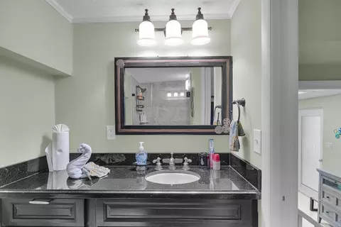 Bath - 651 9th St #KEY colony, Key Colony Beach, FL 33051 photo 3 of 4
