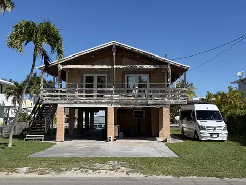 219 E Caribbean Dr, Summerland Key, FL 33042 photo 2