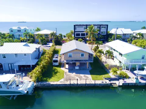 219 E Caribbean Dr, Summerland Key, FL 33042 photo 5