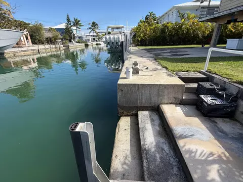 219 E Caribbean Dr, Summerland Key, FL 33042 photo 7