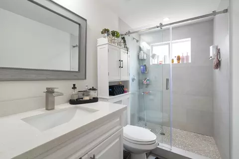 Bath - 582 Boyd Dr, Key Largo, FL 33037 photo 3 of 3