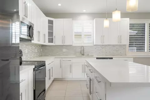 Kitchen - 582 Boyd Dr, Key Largo, FL 33037 photo 3 of 3