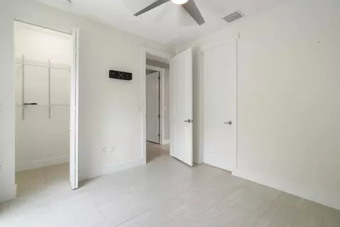 Bedroom - 582 Boyd Dr, Key Largo, FL 33037 photo 5 of 14