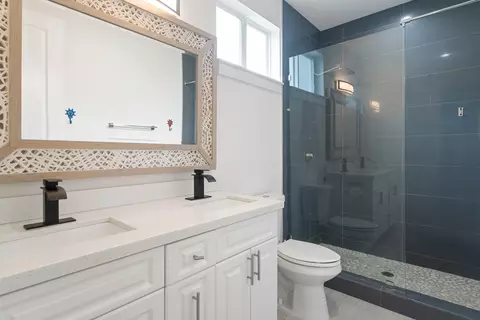 Bath - 582 Boyd Dr, Key Largo, FL 33037 photo 2 of 3