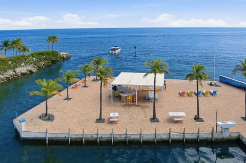 View/Area - 101 Oleander Cir, Key Largo, FL 33037 photo 1 of 13