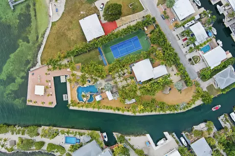 View/Area - 101 Oleander Cir, Key Largo, FL 33037 photo 5 of 13