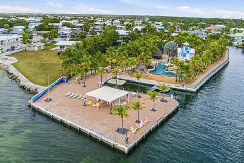 View/Area - 101 Oleander Cir, Key Largo, FL 33037 photo 2 of 13