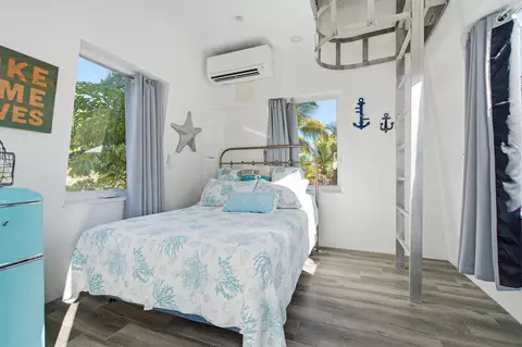 Bedroom - 101 Oleander Cir, Key Largo, FL 33037 photo 10 of 13