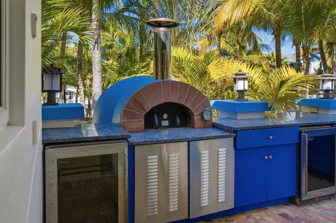 Kitchen - 101 Oleander Cir, Key Largo, FL 33037 photo 9 of 16
