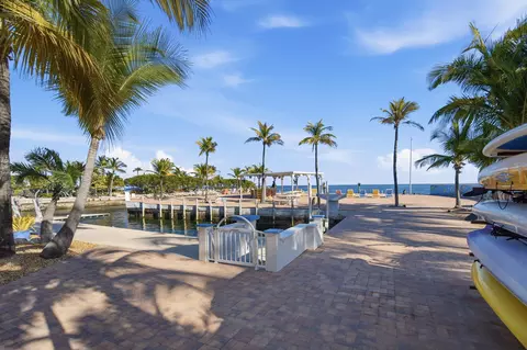 View/Area - 101 Oleander Cir, Key Largo, FL 33037 photo 9 of 13