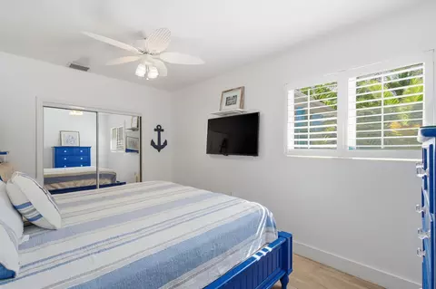 Bedroom - 101 Oleander Cir, Key Largo, FL 33037 photo 4 of 13