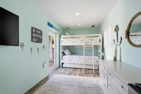 Bedroom - 101 Oleander Cir, Key Largo, FL 33037 photo 9 of 13