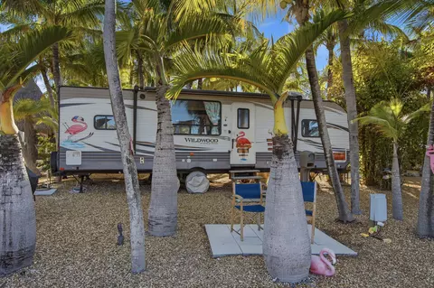 Exterior - 101 Oleander Cir, Key Largo, FL 33037 photo 14 of 31