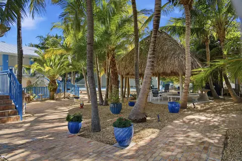 Exterior - 101 Oleander Cir, Key Largo, FL 33037 photo 5 of 31