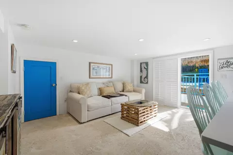 Living - 101 Oleander Cir, Key Largo, FL 33037 photo 4 of 5