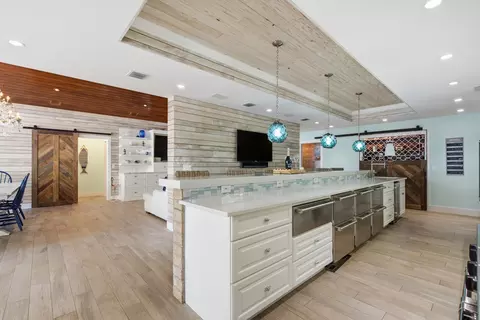 Kitchen - 101 Oleander Cir, Key Largo, FL 33037 photo 2 of 16