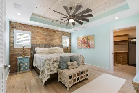 Bedroom - 101 Oleander Cir, Key Largo, FL 33037 photo 1 of 13