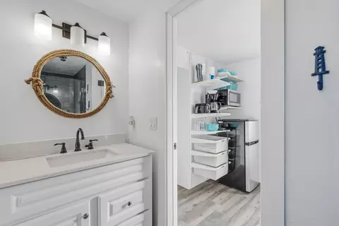 Bath - 101 Oleander Cir, Key Largo, FL 33037 photo 12 of 14