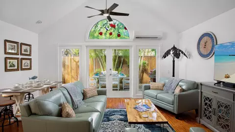 4 Aronovitz Ln, Key West, FL 33040