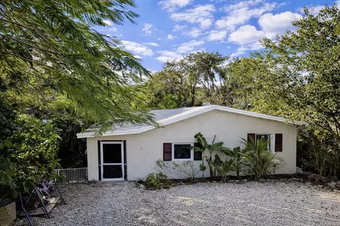 711 Sharon Pl, Key Largo, FL 33037