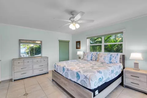 Bedroom - 35 Mutiny Pl, Key Largo, FL 33037 photo 3 of 10