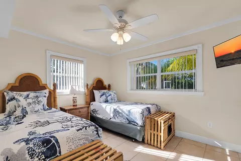 Bedroom - 35 Mutiny Pl, Key Largo, FL 33037 photo 5 of 10