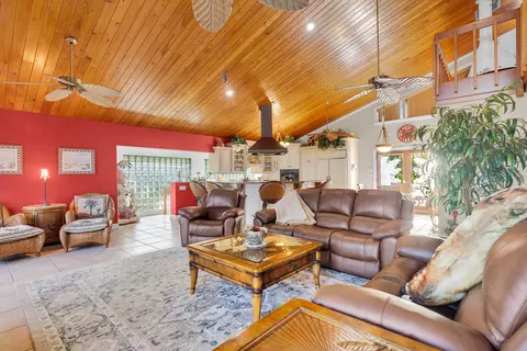Living - 35 Mutiny Pl, Key Largo, FL 33037 photo 4 of 4