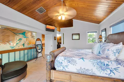 Bedroom - 35 Mutiny Pl, Key Largo, FL 33037 photo 10 of 10
