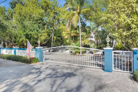 Exterior - 35 Mutiny Pl, Key Largo, FL 33037 photo 4 of 18