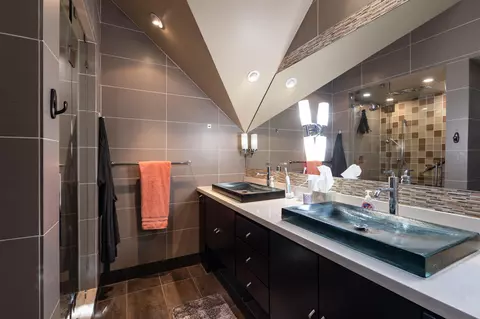Bath - 919-921 Thomas St, Key West, FL 33040 photo 1 of 5