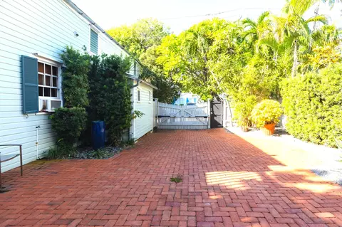 Exterior - 919-921 Thomas St, Key West, FL 33040 photo 12 of 35