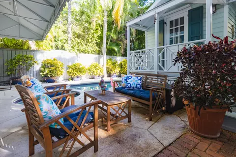 Exterior - 919-921 Thomas St, Key West, FL 33040 photo 8 of 35