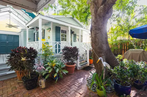 Exterior - 919-921 Thomas St, Key West, FL 33040 photo 15 of 35