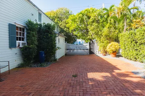 Exterior - 919-921 Thomas St, Key West, FL 33040 photo 28 of 35