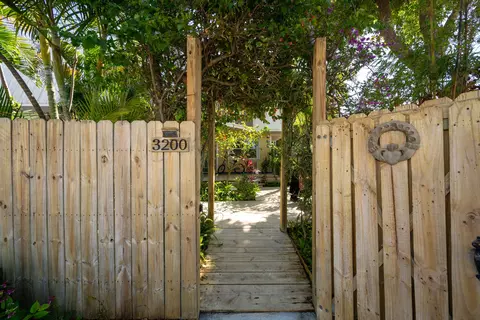 Exterior - 3200 Eagle Ave, Key West, FL 33040 photo 6 of 8