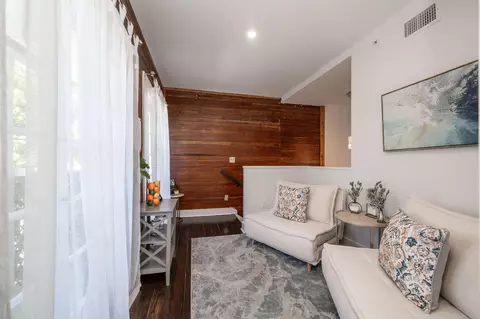 Living - 927 Thomas St # 2, Key West, FL 33040 photo 4 of 4