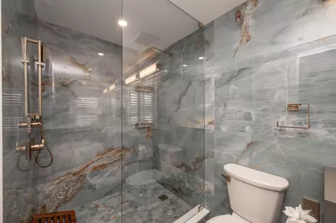 Bath - 927 Thomas St # 2, Key West, FL 33040 photo 3 of 5