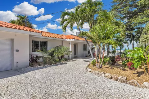 2860 Yellowtail Dr, Marathon, FL 33050 photo 3