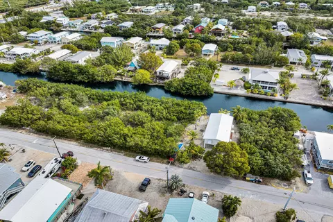 View/Area - 175 E Cahill Ct, Big Pine Key, FL 33043 photo 8 of 17