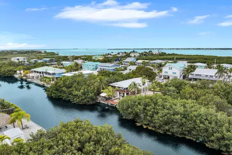 View/Area - 175 E Cahill Ct, Big Pine Key, FL 33043 photo 13 of 17