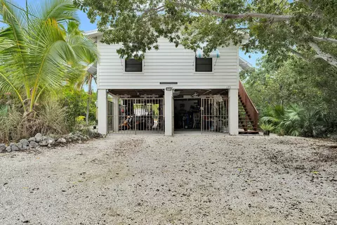 Exterior - 175 E Cahill Ct, Big Pine Key, FL 33043 photo 1 of 14